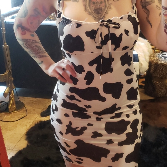Thirsty? Cow dress - Picture 4 of 5